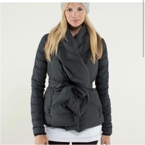 Lululemon Enfold Wrap Down Quilted Black Puffer Shawl Jacket Size 10